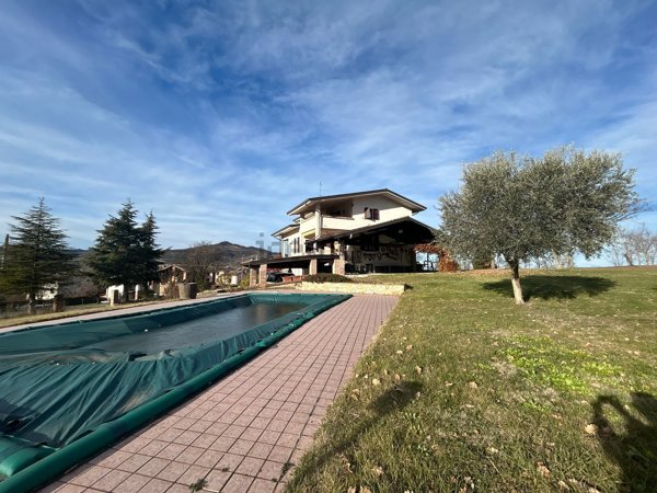 casa indipendente in vendita a Pianello Val Tidone