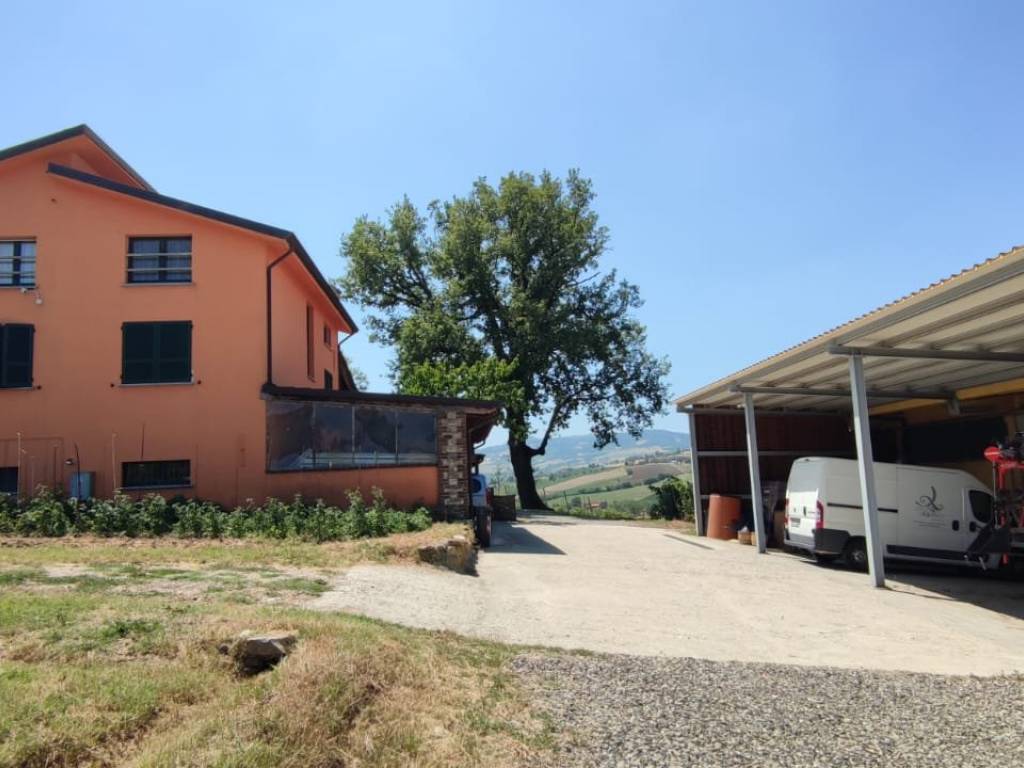 casa indipendente in vendita a Pianello Val Tidone