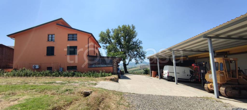 casa indipendente in vendita a Pianello Val Tidone