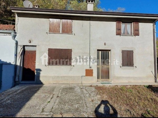 casale in vendita a Pianello Val Tidone