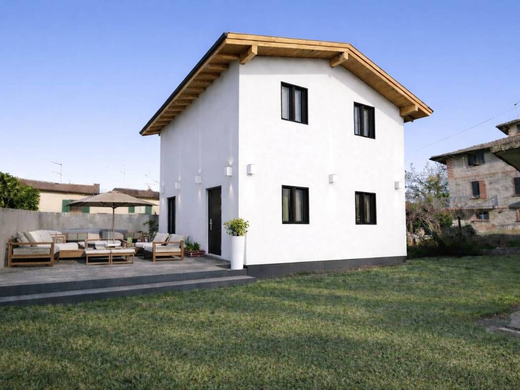 casa indipendente in vendita a Pianello Val Tidone