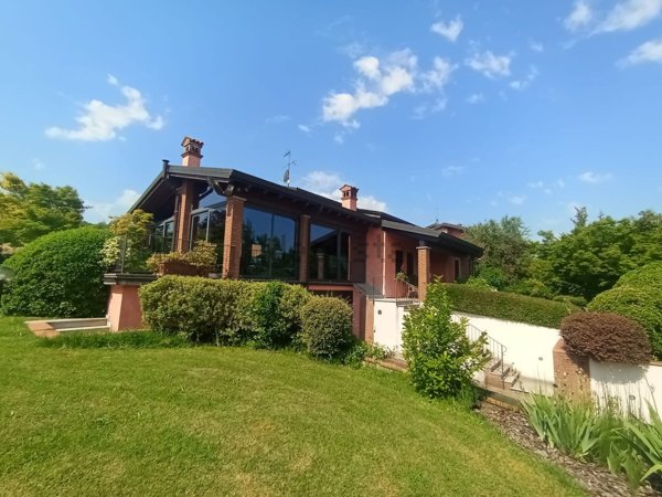 casa indipendente in vendita a Pianello Val Tidone
