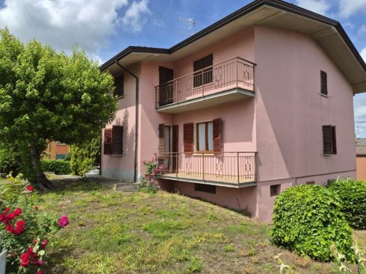 casa indipendente in vendita a Pianello Val Tidone