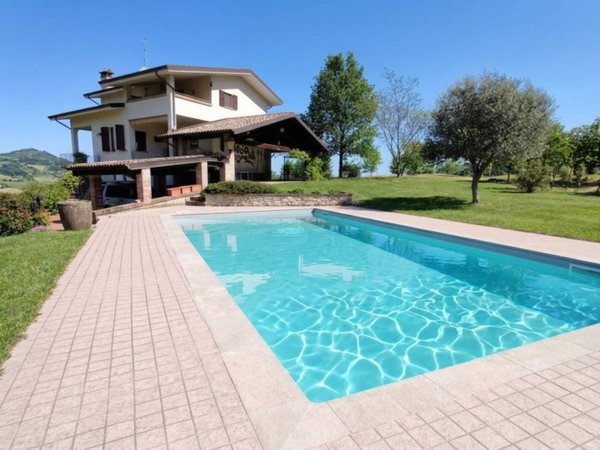 casa indipendente in vendita a Pianello Val Tidone
