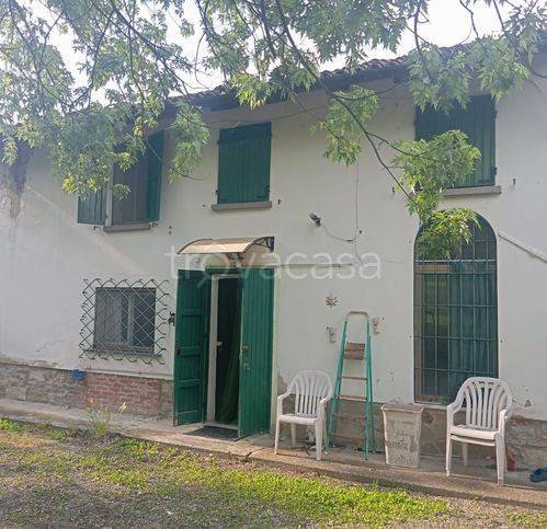 casa indipendente in vendita a Pianello Val Tidone