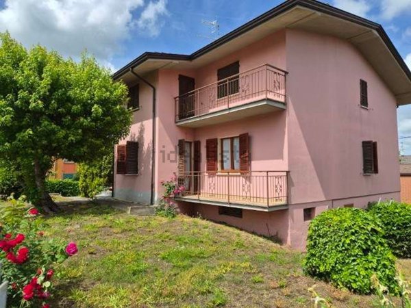 casa indipendente in vendita a Pianello Val Tidone in zona Arcello