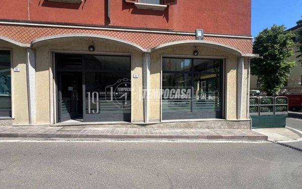 negozio in vendita a Pianello Val Tidone