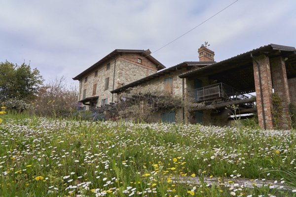 casa indipendente in vendita a Piozzano
