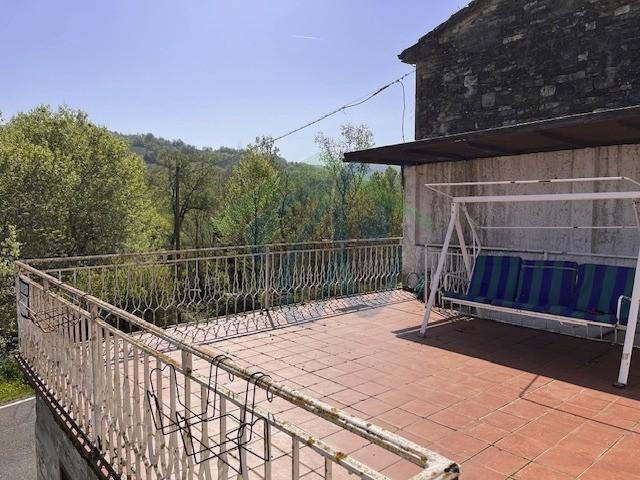 casa indipendente in vendita a Piozzano