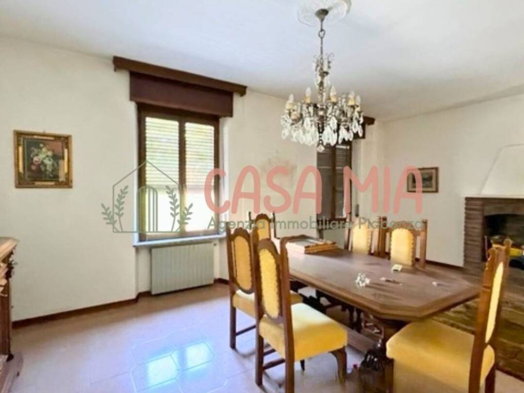 casa indipendente in vendita a Piozzano