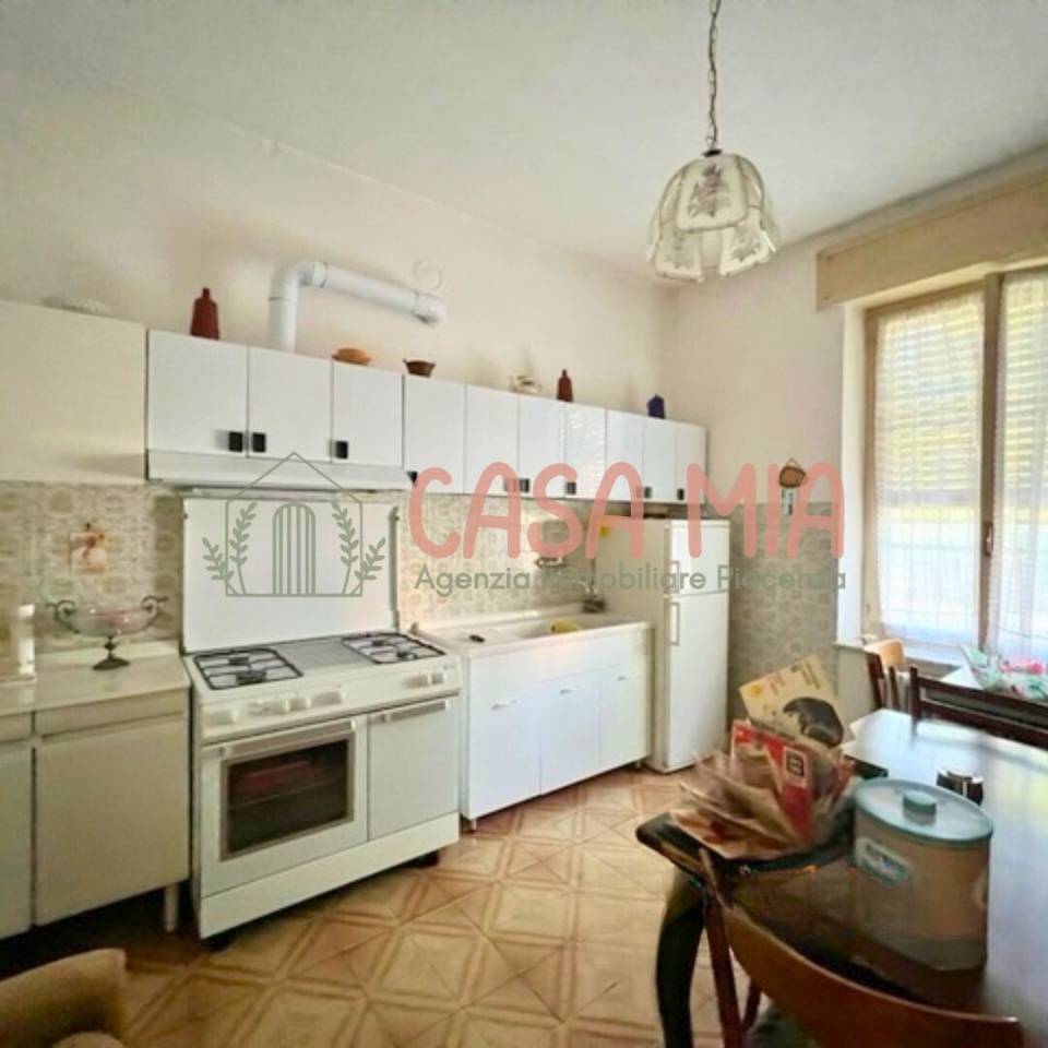 casa semindipendente in vendita a Piozzano
