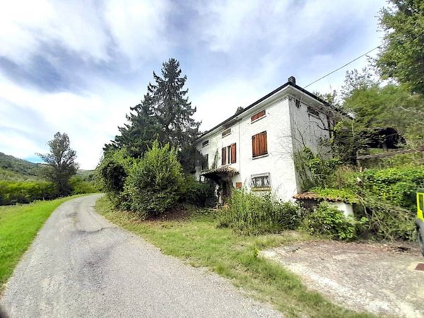 casa indipendente in vendita a Piozzano in zona Monteventano