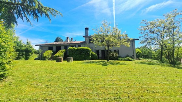 casa indipendente in vendita a Piozzano