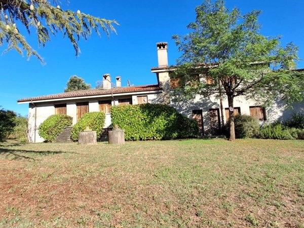 casa indipendente in vendita a Piozzano
