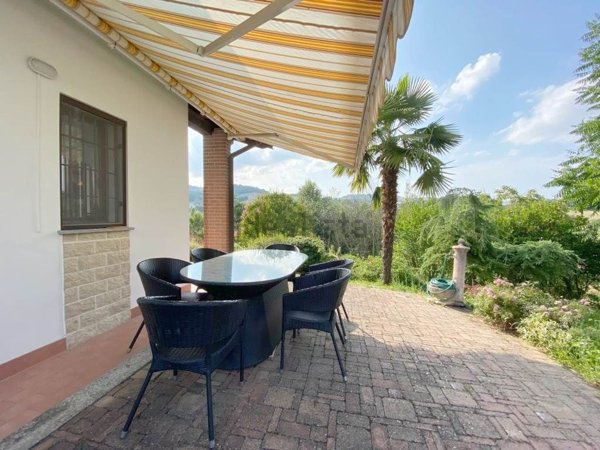 casa indipendente in vendita a Piozzano