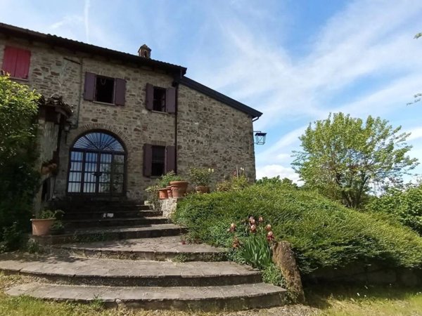 casa indipendente in vendita a Piozzano