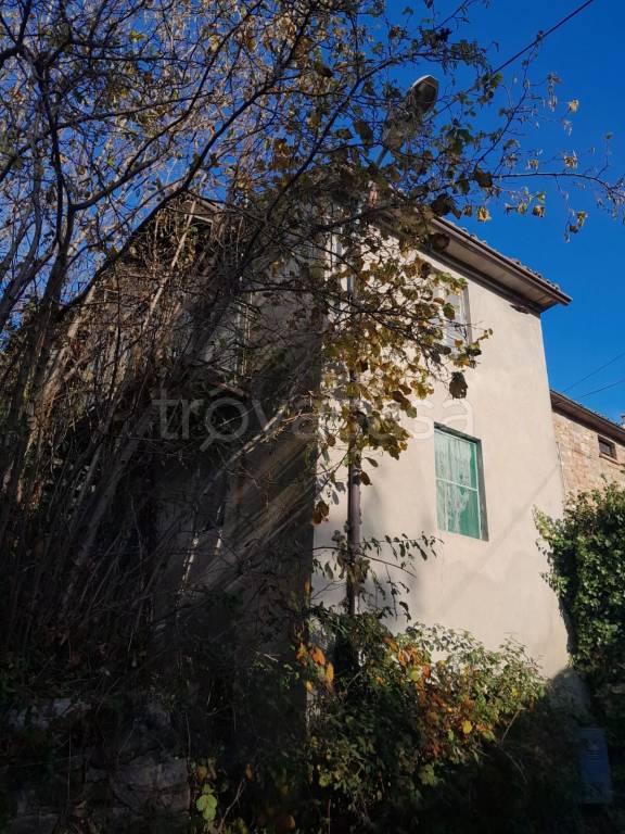 casa indipendente in vendita a Piozzano in zona Vidiano