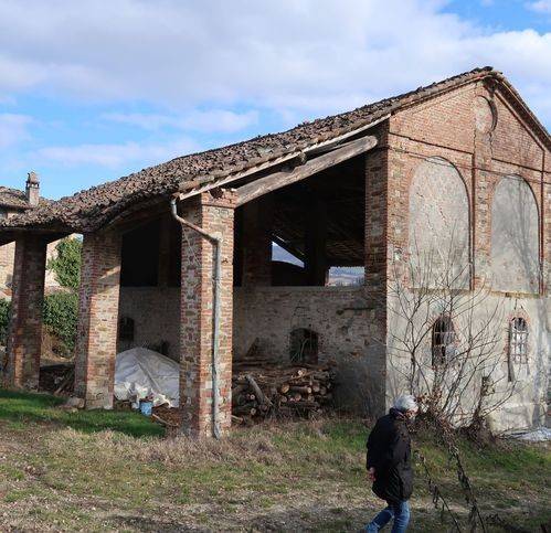 casa indipendente in vendita a Piozzano