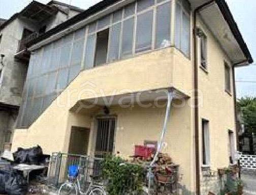 casa indipendente in vendita a Piozzano