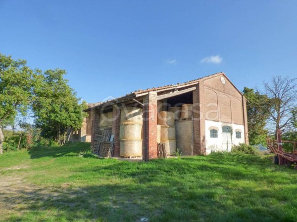 casale in vendita a Piozzano in zona San Gabriele