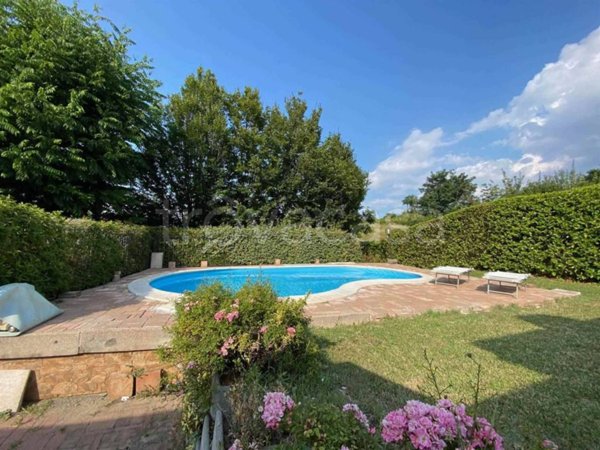 casa indipendente in vendita a Piozzano