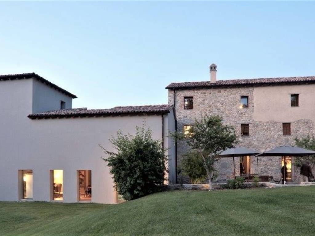 casa indipendente in vendita a Piozzano