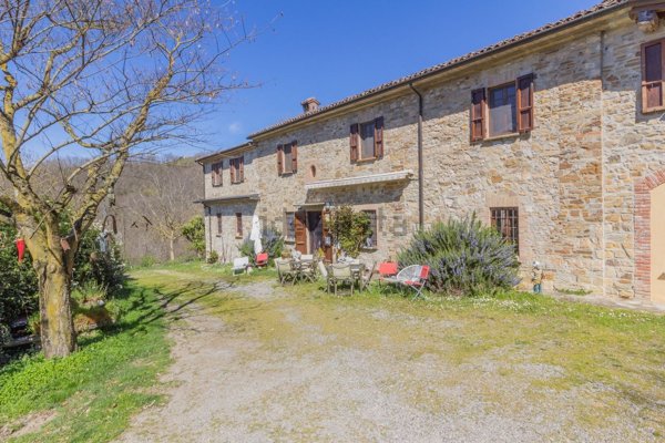 casale in vendita a Piozzano in zona San Gabriele