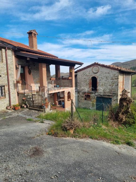 appartamento in vendita a Piozzano in zona San Gabriele