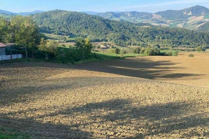 casa indipendente in vendita a Piozzano