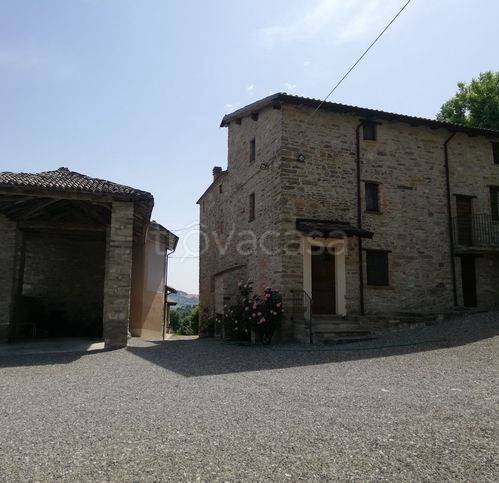 casa indipendente in vendita a Piozzano