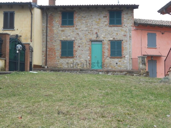 casale in vendita a Piozzano in zona San Gabriele