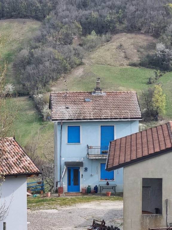 casa indipendente in vendita a Piozzano in zona San Gabriele