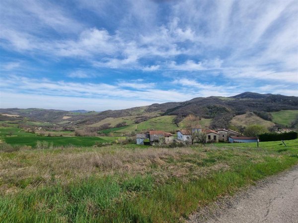 casa indipendente in vendita a Piozzano in zona San Gabriele