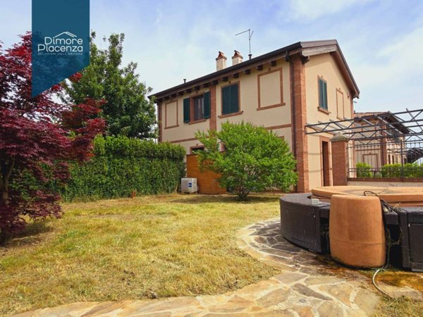 casa indipendente in vendita a Podenzano in zona Turro