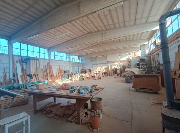 negozio in vendita a Podenzano in zona Gariga