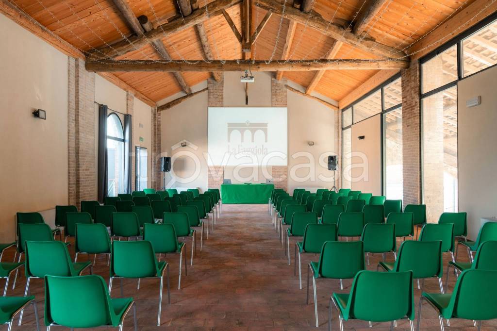 negozio in vendita a Podenzano in zona Gariga