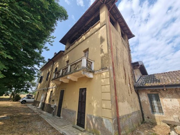 intera palazzina in vendita a Podenzano in zona Albone