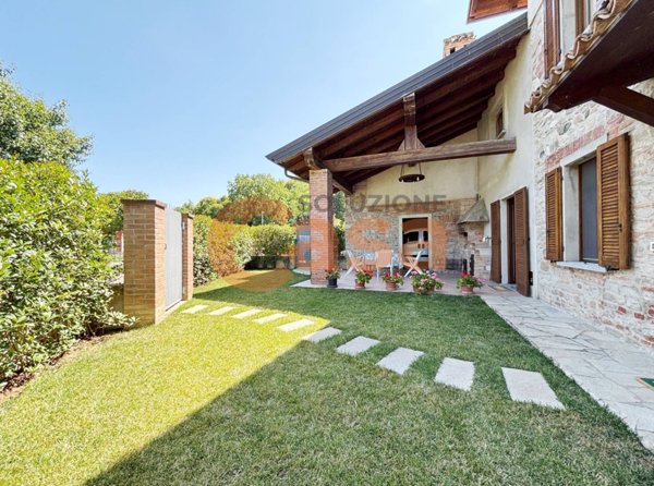 casa indipendente in vendita a Podenzano