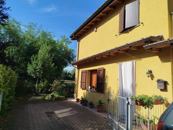 casa indipendente in vendita a Podenzano in zona Verano