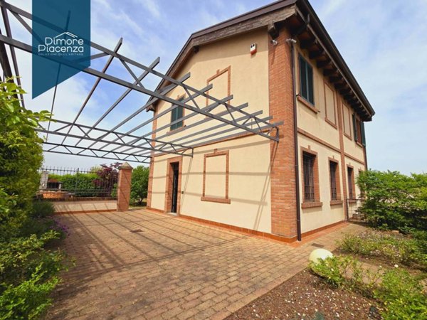 casa indipendente in vendita a Podenzano in zona Turro