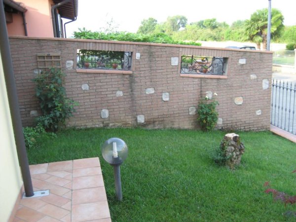 casa indipendente in vendita a Podenzano