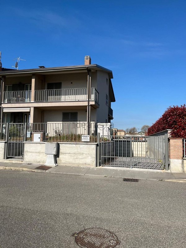 casa indipendente in vendita a Podenzano