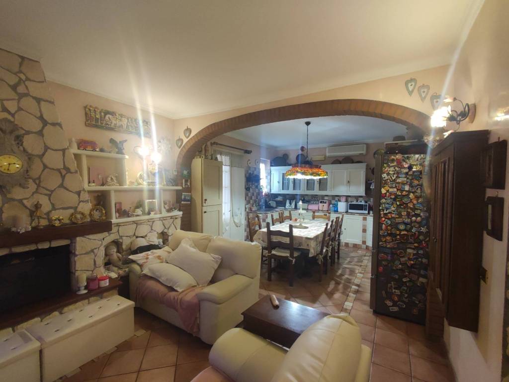 casa indipendente in vendita a Podenzano