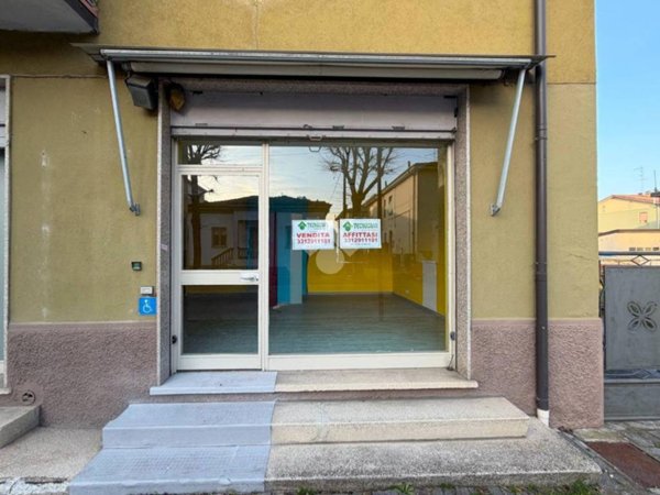 negozio in vendita a Podenzano