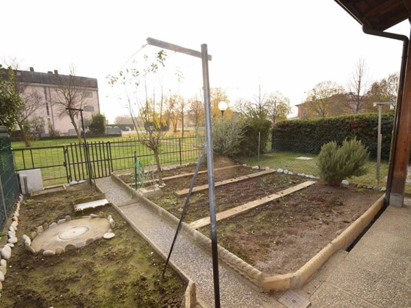 casa indipendente in vendita a Podenzano