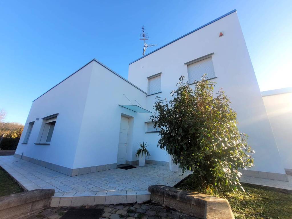 casa indipendente in vendita a Podenzano in zona Altoè