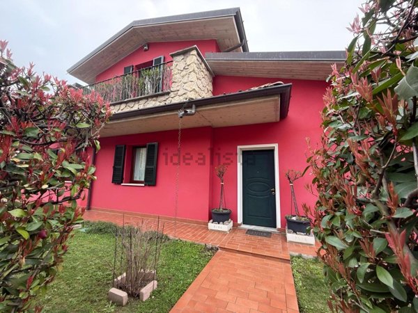 casa indipendente in vendita a Podenzano