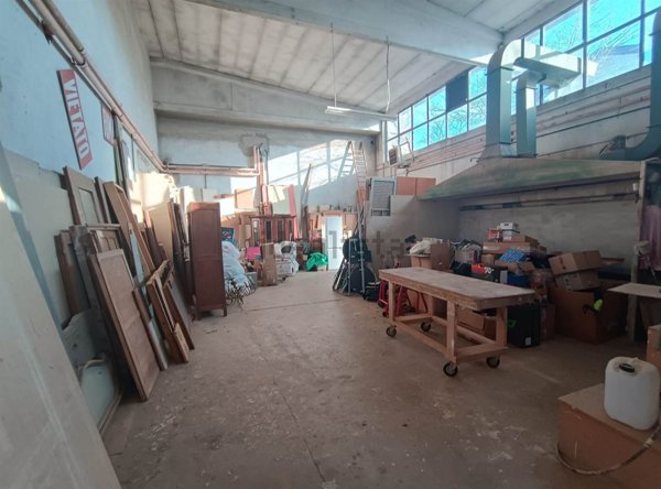 negozio in vendita a Podenzano in zona Gariga