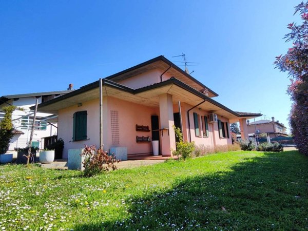 casa indipendente in vendita a Podenzano in zona Turro