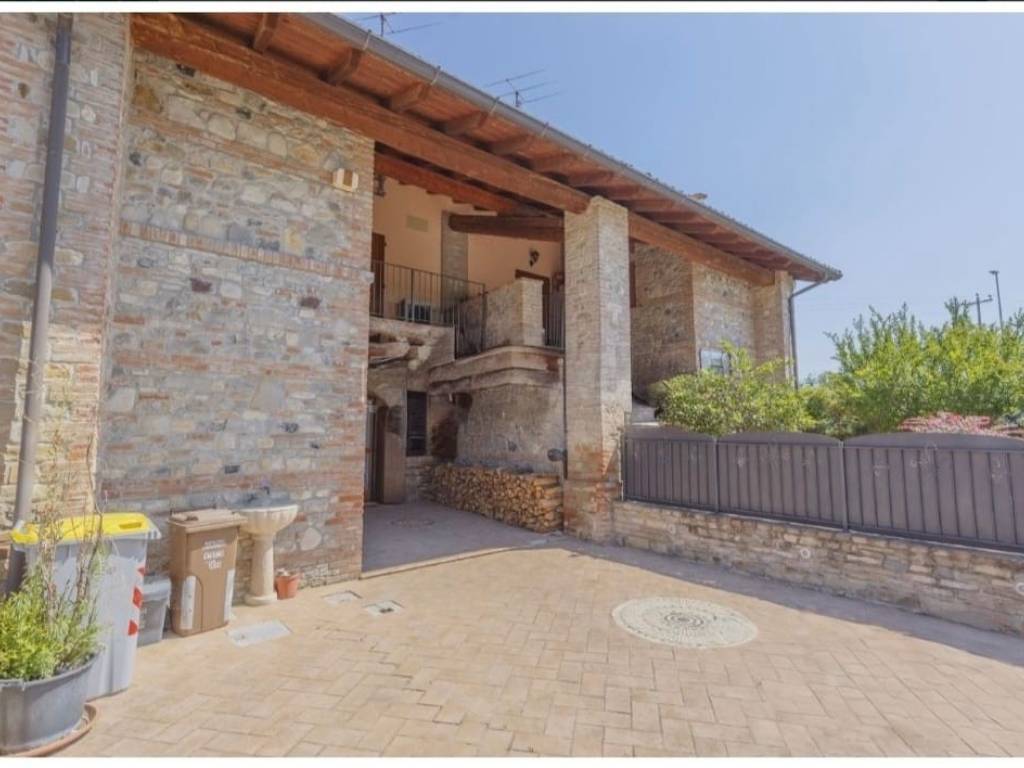 casa indipendente in vendita a Podenzano